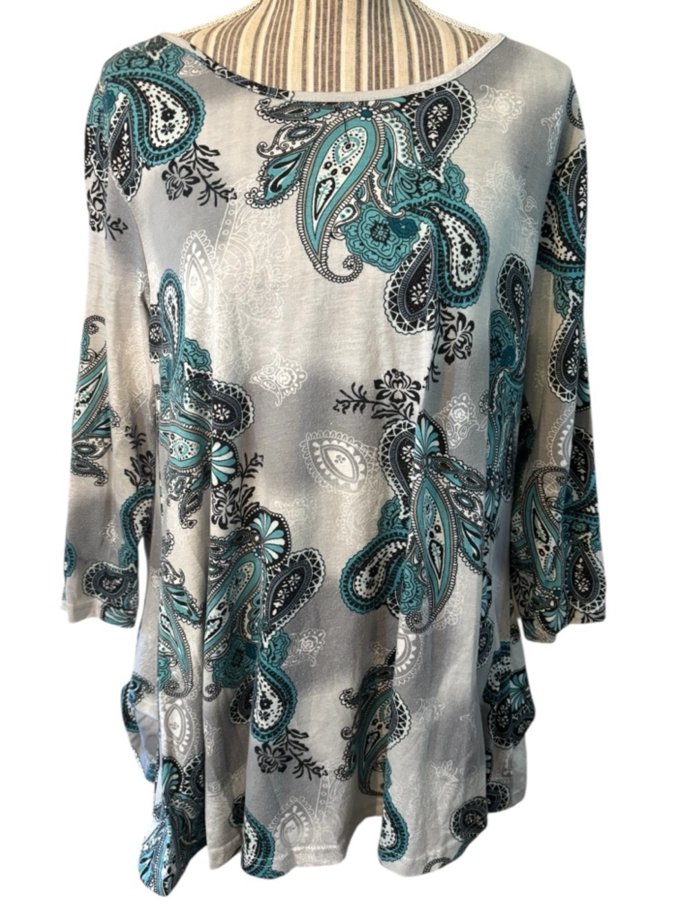 🇺🇸 Veranee Tunic Top XL Gray Paisley Teal Black Scoop Neck 3/4 Sleeves Stretchy
